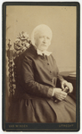 826471 Portret van zr. Agnes H. Witsen Elias (1822-1901), die tussen 1860 en 1901 als diacones werkzaam was in het ...